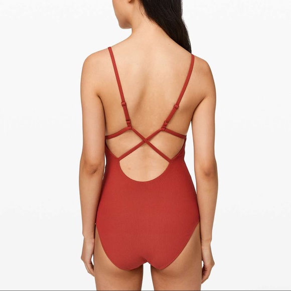 Lululemon poolside pause med one-piece 8, NWT